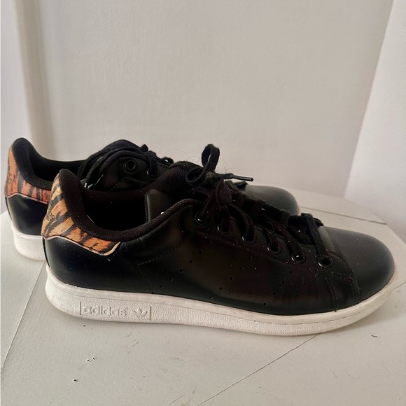 Stan Smiths Custom Leopard Print-Backs - Picture 2 of 6